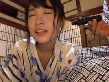 浴衣姿の美少女と温泉旅館で狂おしい性行為開始→精液顔面射精