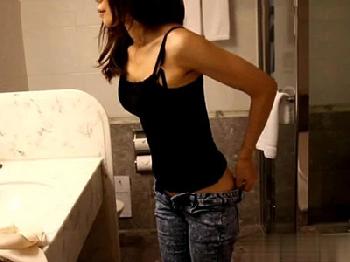 無駄な贅肉のない熟女が若い肉棒に一途の膣射性交