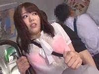 白肌の巨乳人妻がバス内で集団痴漢被害に!!