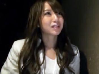 ハプニングバーで出会ったお姉さんをすぐラブホテルに誘ってハメ撮り成功W