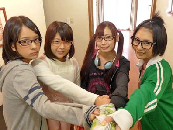 女エロ漫画家たちのアシスタントになって子作りセックス