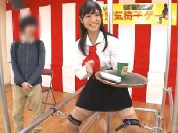 空気椅子ゲームで敗北してしまった清楚美女が罰で膣射交尾されて着床は絶対に回避不能