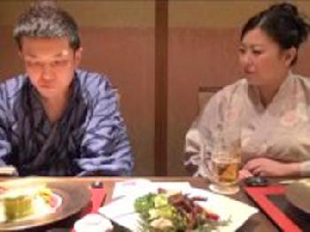 母の妹である叔母さんと温泉旅行で秘密の背徳セックス