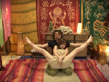 タイ式マッサージ店で日本語もままならないアジア人に挿入された素人人妻