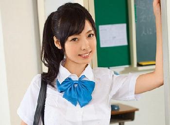 19歳の健康的な美少女!!まだ3本目の新人美少女がいっぱいコスって連続昇天