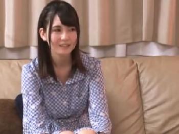 癒し系のベビーフェイス美少女がスクール水着メイドとしていきり勃ったペニスにご奉仕