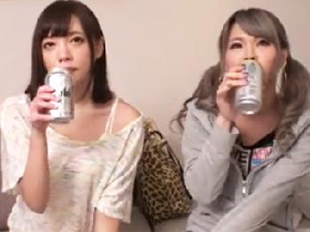 プールでナンパしたヤル気満々の美少女ギャル2人組と性行為