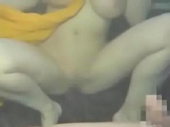 混浴にいた巨乳娘にいきり勃ったペニスを押し付けなし崩しSEX