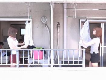 隣に住む人妻同士が寝取り寝取られのスワッピング関係にW