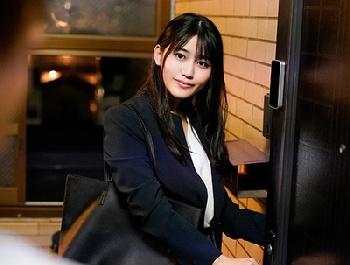 新人女性会社員は実はムッツリ劣情をかき立てる肉食系ビッチW