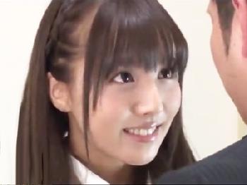 アイドル顔負けなキュート女子校生が担任教師と秘密の性行為