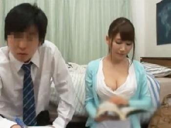 巨乳家庭教師が集中できない生徒の為に中出し抜き