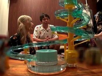 人気AV女優・波多野結衣とAIKAに痴女られながらの極上3P