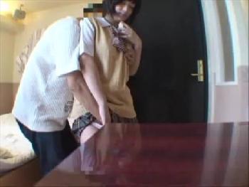 尻軽ギャル女子校生をナンパ!!すぐラブホテルでハメ撮り開始!!