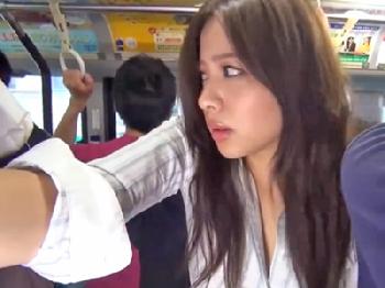 ミニスカート女のあとをつけて痴漢→感じだして狂乱オーガズム!!