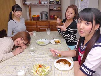 親戚の従姉妹たちといくらスペルマがあっても足りない乱交性交