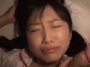 ミニ系妹が非人道的な兄に夜這いされ避妊具なしで直射精