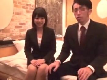 上司ととても綺麗な女性部下をラブホテルで二人っきりにしてモニタリング→中出し性交に発展W