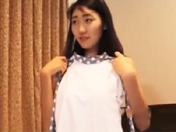 肉感的美脚でノーパンパンスト直履きの人妻を夫の傍で寝取られ婦女暴行!!