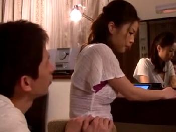 再婚相手の連れ子に性的凌辱されるとても綺麗な若妻