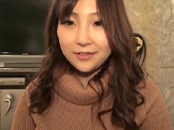 性的欲望が爆発寸前な巨乳人妻が久々のセックスに激しく乱れる