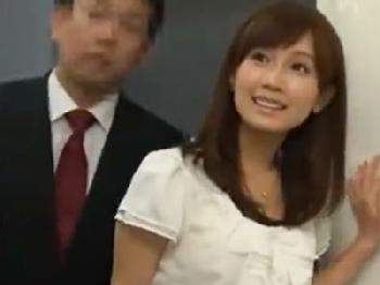 何も知らずにスタジオ入りした小島みなみが唐突に挿入されてパニック絶頂