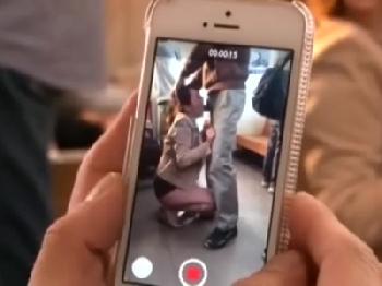 痴漢されていた熟女教師の証拠写真を撮って脅す男子生徒たち