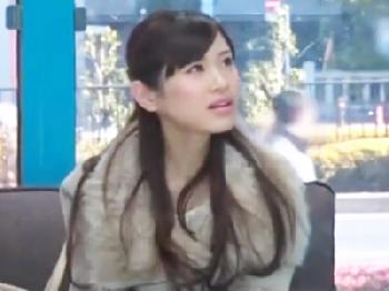 21歳ナースさんがチェリーボーイを優しく筆おろし!!