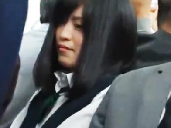 大人しそうなニーハイ美脚の女子校生をロックオン!!電車から連れ出して駐車場で性的暴行顔面射精!!