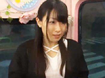 素股だけのはずが入ってしまい感じてしまう黒髪ロングヘアーの素人女子大生