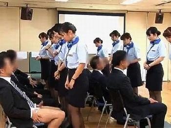股間のワレメ航空の衝撃の研修現場!!跨りサービスを献身的に受けるキャビンアテンダントたちW