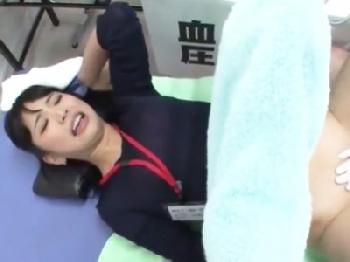 膣内チェックと言われて強引に肉棒をねじ込まれて中出し性暴行される女性会社員