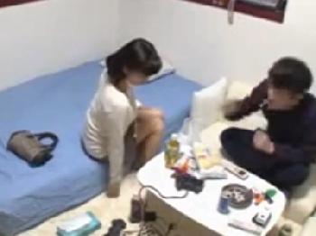 女を忘れかけていた人妻が…若い男に連れ込まれて密通性交