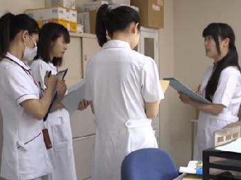 凄く無防備に誘ってくる女友達の期待に応えて中出し!!