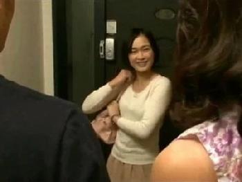 田舎から一人で上京してきた嫁母→笑顔にまだ輝きが残っている美魔女と肉親タブー交尾