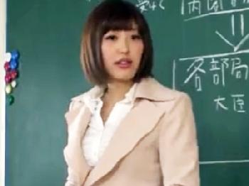 生徒にワイセツな指導がバレてしまい脅迫され教頭に婦女暴行された女教師