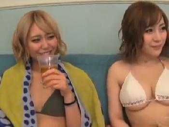 ハイクラス美女が変態男達との複数人SEXで顔中精液塗れ