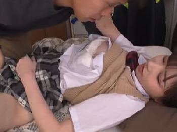 美少女女子校生が制服姿のままで脱ぐことなく性交→女性器内射精でトロ顔