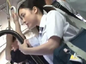 ボイン女子校生を狙って痴漢→性暴行まで持ち込むクズ男