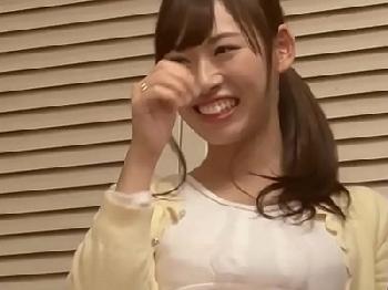 不動産屋の男が内見にきた人妻にいきり勃ったペニスを押し付け避妊具なしで直射精生SEX