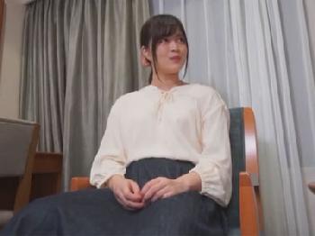 癒し系な雰囲気の美少女が恥ずかしがりながらも撮影SEX了承