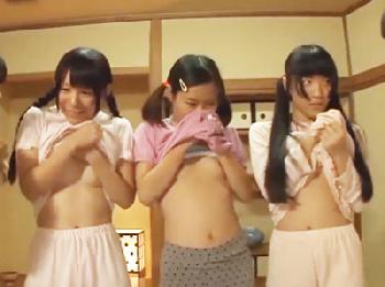 貧乳パイパンなベビーフェイス美少女たちを食い放題!!狭い膣内にメリメリ肉棒挿入