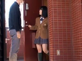 エレベーターに閉じ込められた処女女子校生たちへ婦女暴行しておまんこ内射精する非情な男性教師