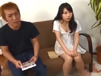 男がみんなマゾに成り下がってしまうとても綺麗な女性秘書の汗に塗れた性行為