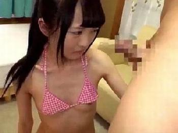 ガチアウト案件!!貧乳のあどけない少女を性奴隷調教