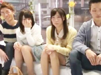 素人大学生カップルがマジックミラー号でスワッピング乱交する様子を盗撮W