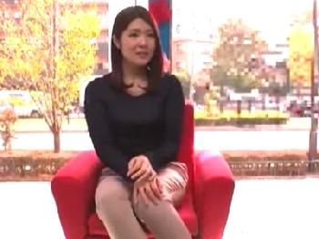 極太バイブで潮吹き止まらなくなった素人さん