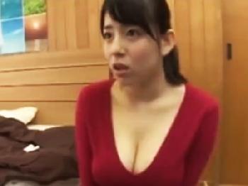 超極太バイブも笑顔で反応する童顔女子を濡れマンにして汗に塗れた性行為