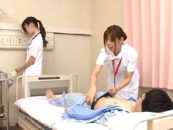 研修中ナースさんの手コキ奉仕で患者ペニス精液ダダ漏れ!!