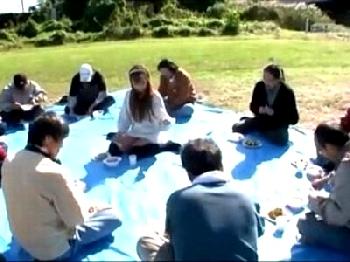 ガチホームレスの方々と中出し大乱交した美形ギャル